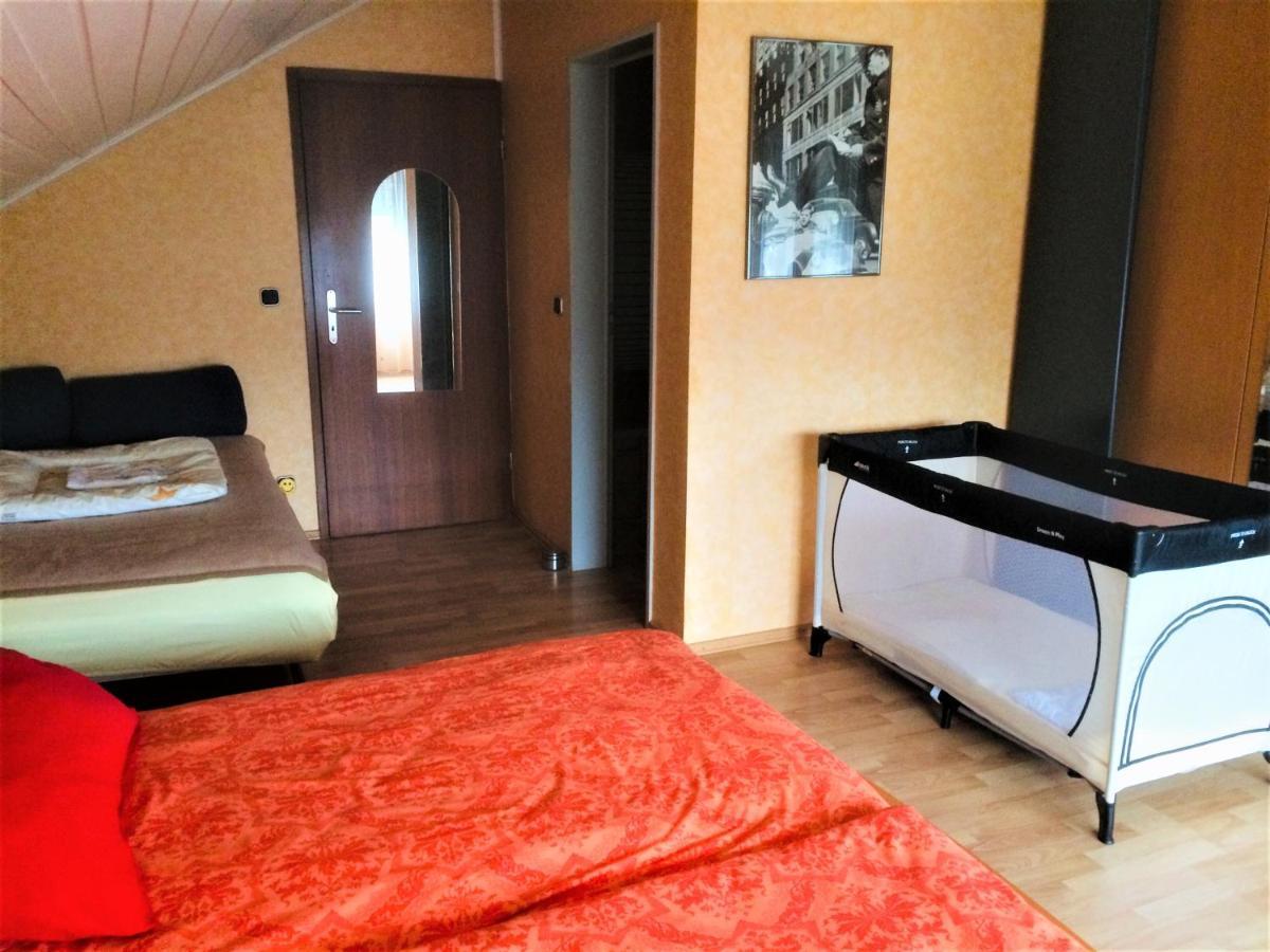 Super Xxl Ferienwohnung 73 Qm, Mit Balkon Cadolzburg Exterior photo